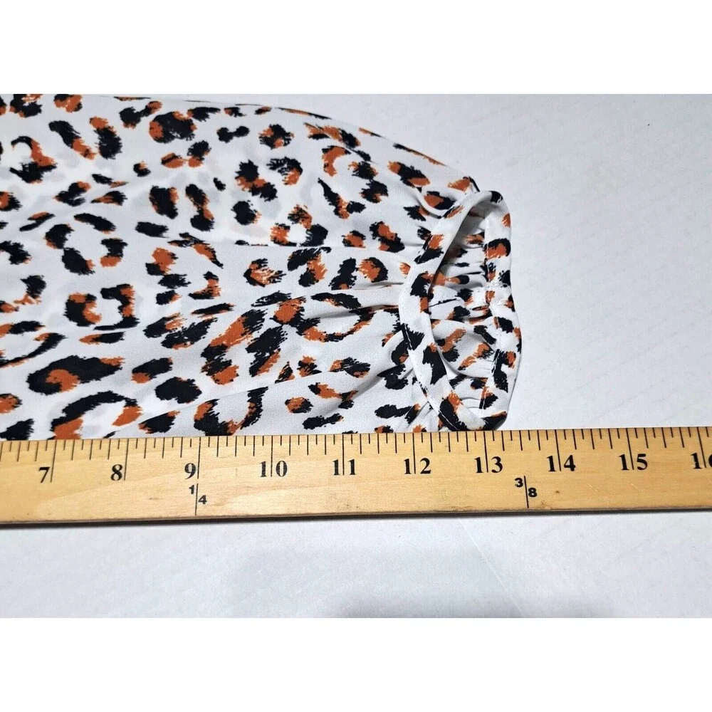 Finn & Grace Womens Button Front collared Shirt Leopard Print Size Medium - Picture 5 of 9